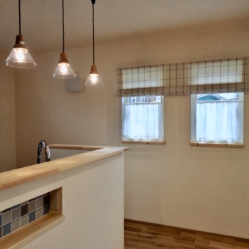 シンプルチェック生地で (天童市A様邸)