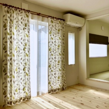 刺繍柄と無地の組み合わせ(宮城県K様邸)